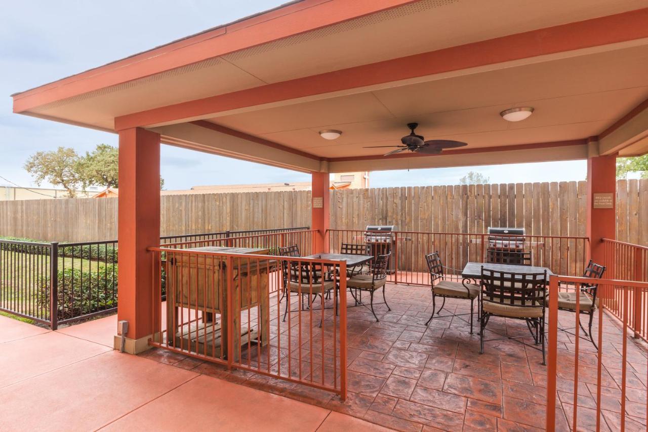Candlewood Suites Houston I-10 East By Ihg Exterior photo